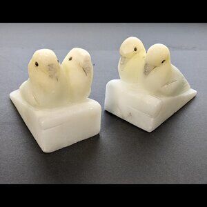 Beautiful Vintage Pair of White Marble Doves Birds Bookends Italy, numbered.